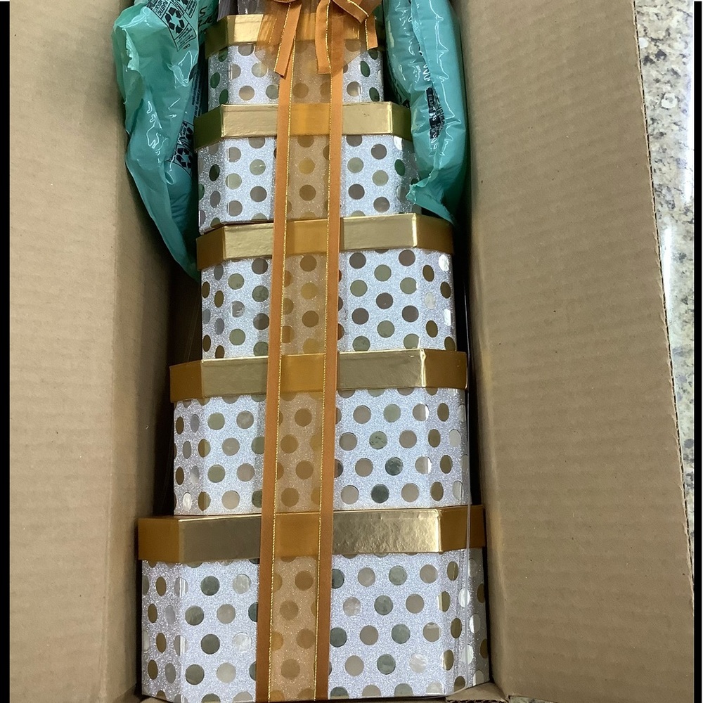 Gift tower
